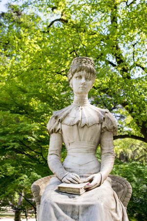 La statua di Sissi sul sentiero di Sissi Statua di Sissi Parco di Sissi Merano città termale