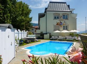 Dorf Tirol Freibad Pool Urlaub Residence Sissi