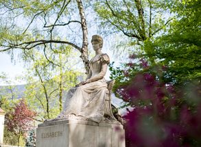 Sissi passeggiata Merano Parco Sissi statua vacanza