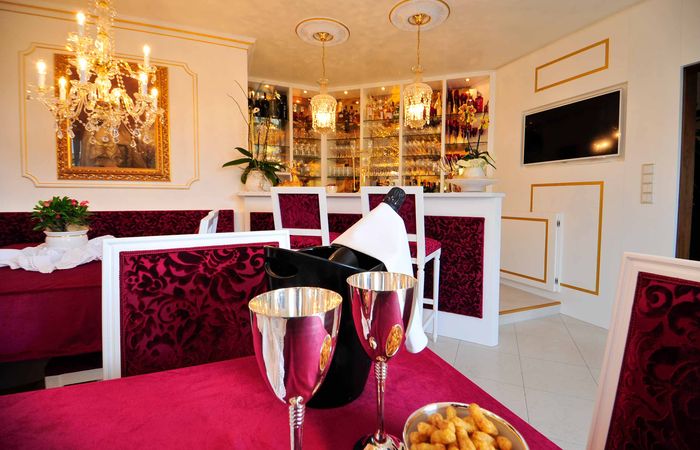 Bar Dorf Tirol Residence Sissi spumante