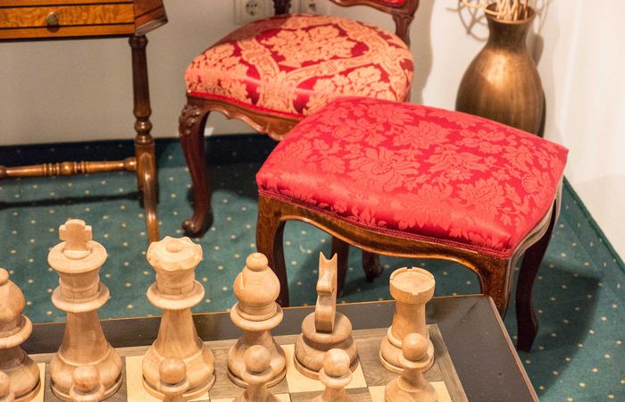 vacanza alto adige giocare a scacchi Tirolo Residence Sissi