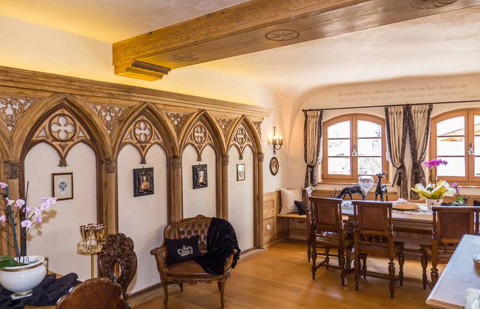 Sissistube mobili storici quadri Residence Sissi Tirolo