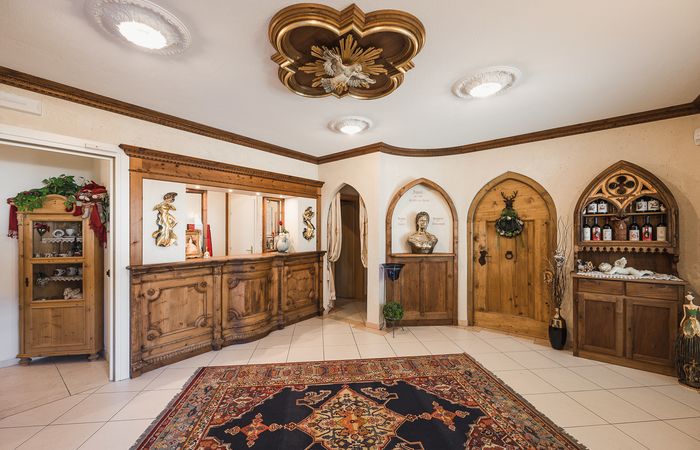 Residence Sissi Reception Entrata Tirolo