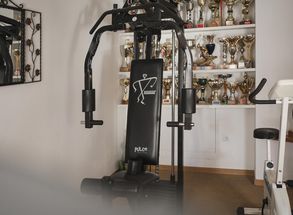 Fitness Urlaub Dorf Tirol Fitnessraum Geräte Residence Sissi