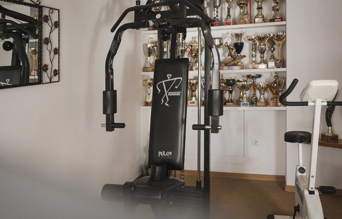 Fitness Urlaub Dorf Tirol Fitnessraum Geräte Residence Sissi