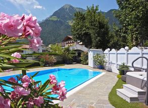 Freibad Pool Residence Sissi Wellness Urlaub Dorf Tirol