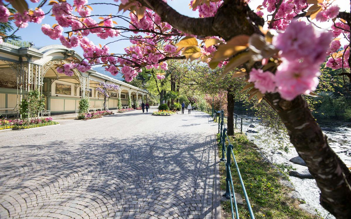 Urlaub Meran Dorf Tirol Wandelhalle Promenade