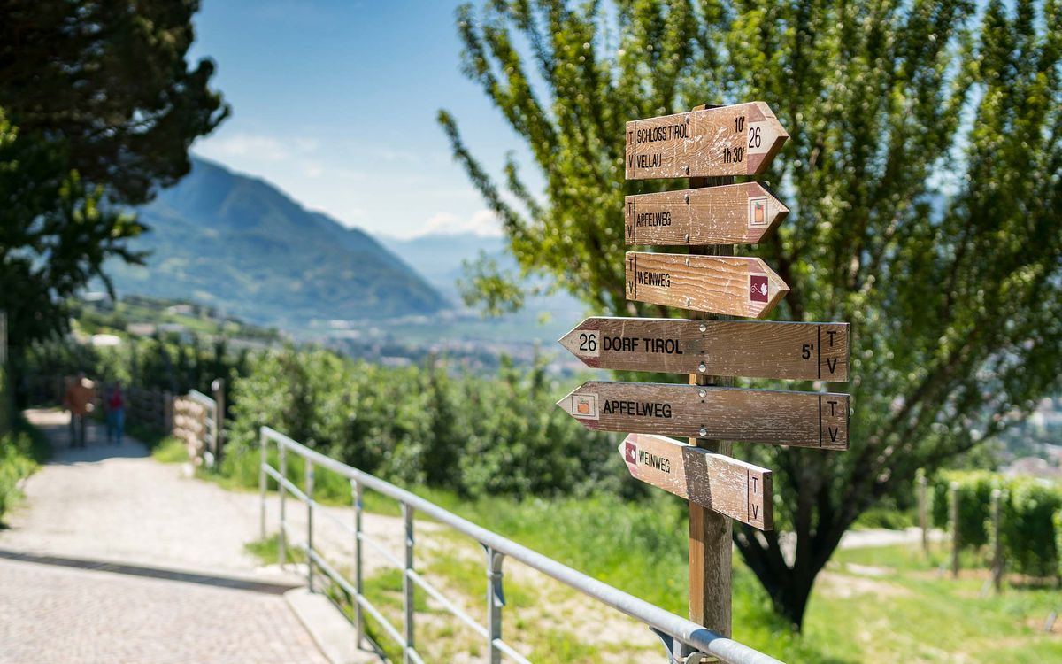 Dorf Tirol Wandern Aktiv Spazieren